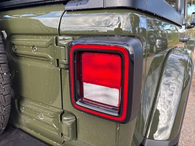 Used 2023 Jeep Wrangler Sahara w/ Cold Weather Group image 40