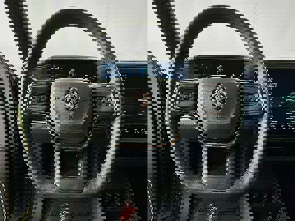 Used 2025 Rivian R1S Adventure image 20