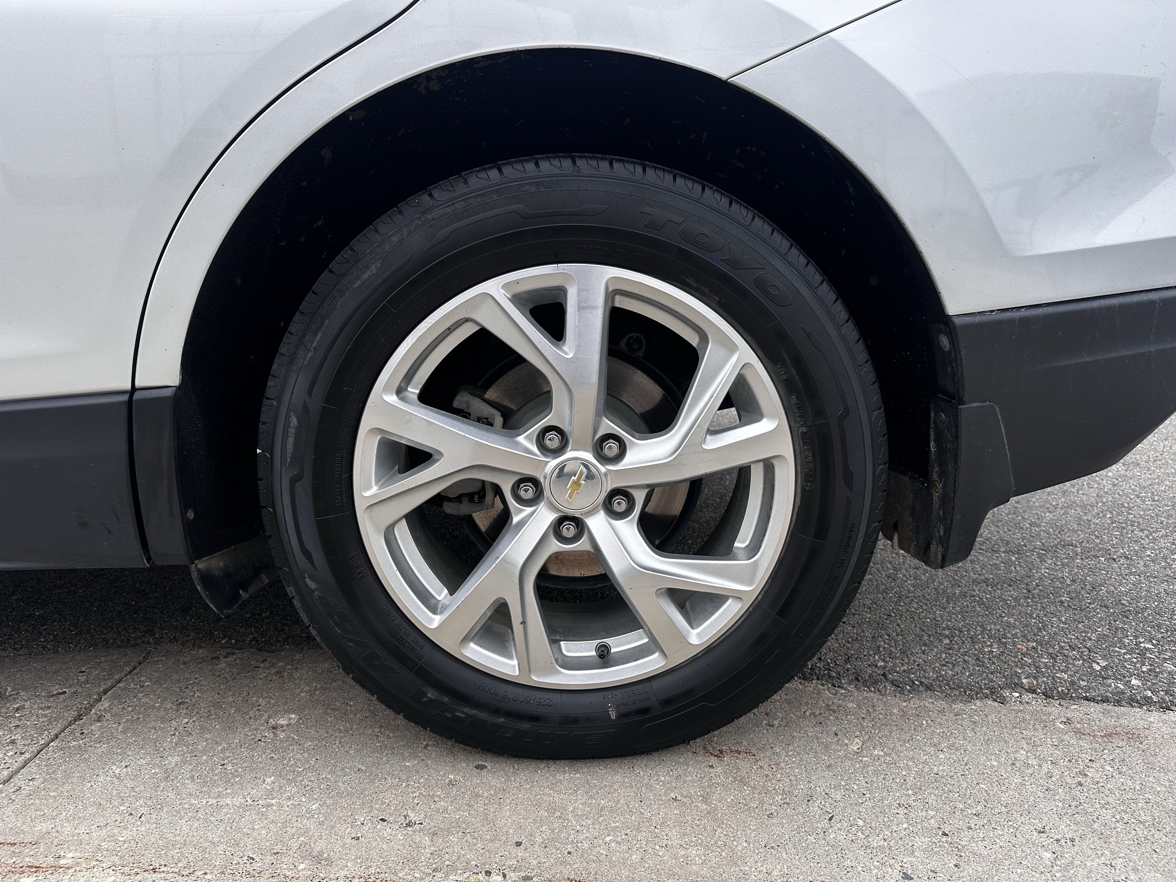 Used 2021 Chevrolet Equinox Premier AWD/4WD image 9