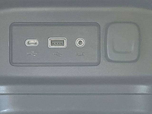Used 2023 Chevrolet Equinox LT FWD image 31