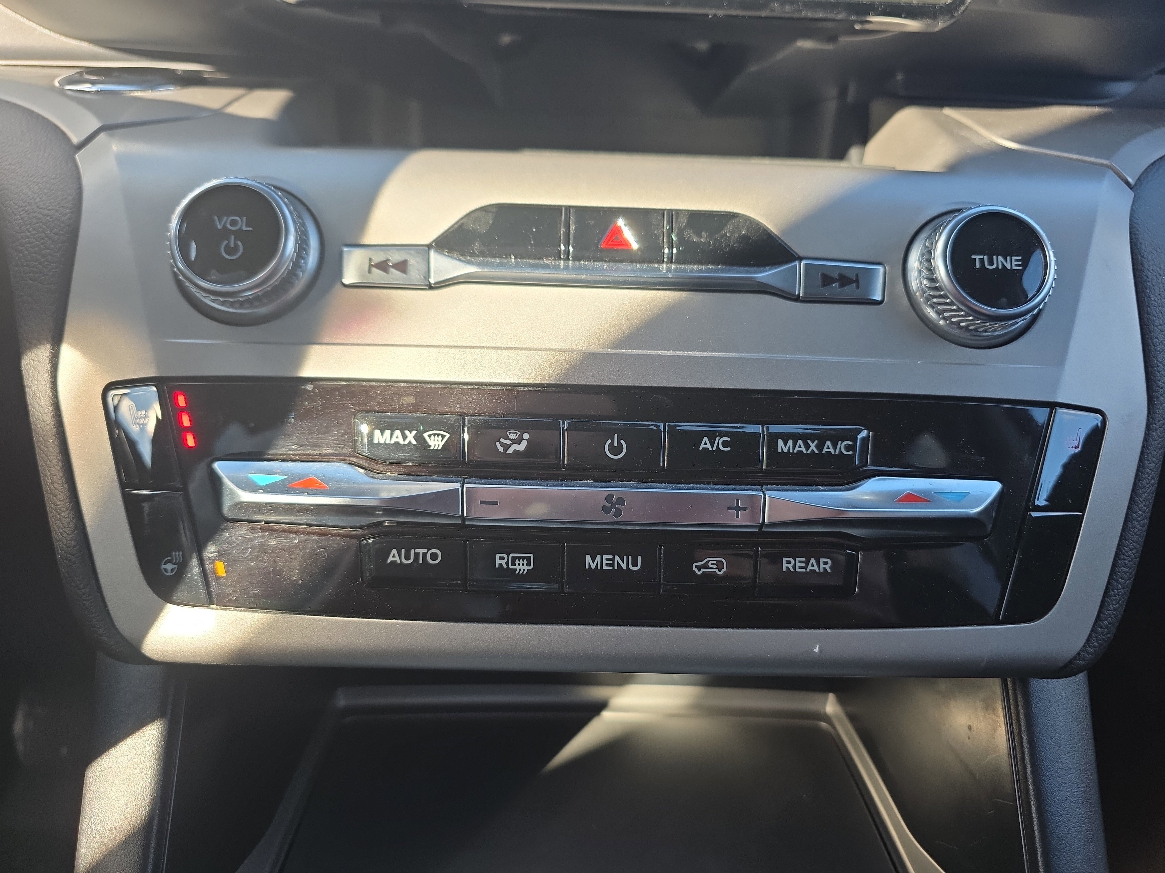 Certified 2022 Ford Explorer XLT w/ Equipment Group 202A image 36