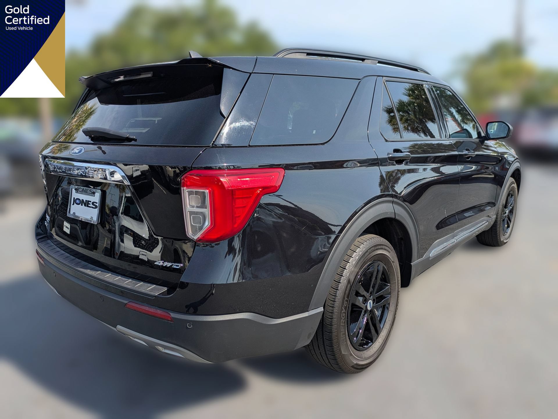 Certified 2023 Ford Explorer XLT w/ Equipment Group 202A AWD/4WD image 6