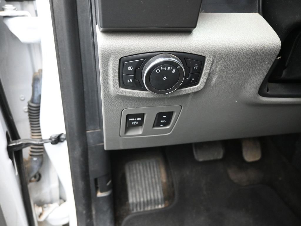 Certified 2018 Ford F150 XLT w/ Equipment Group 301A Mid image 19