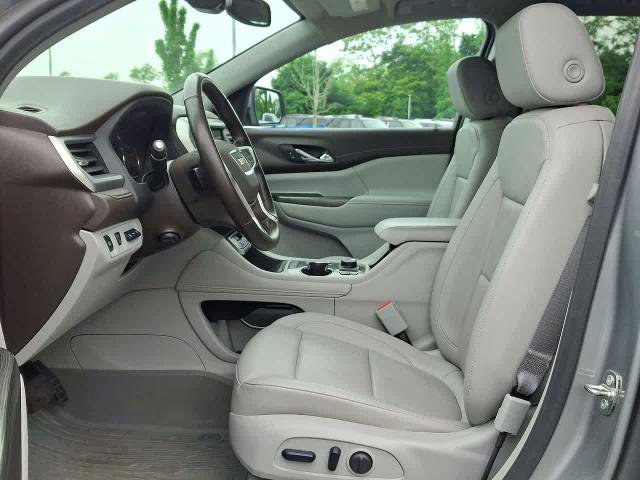Used 2023 GMC Acadia SLT w/ Technology Package FWD image 17