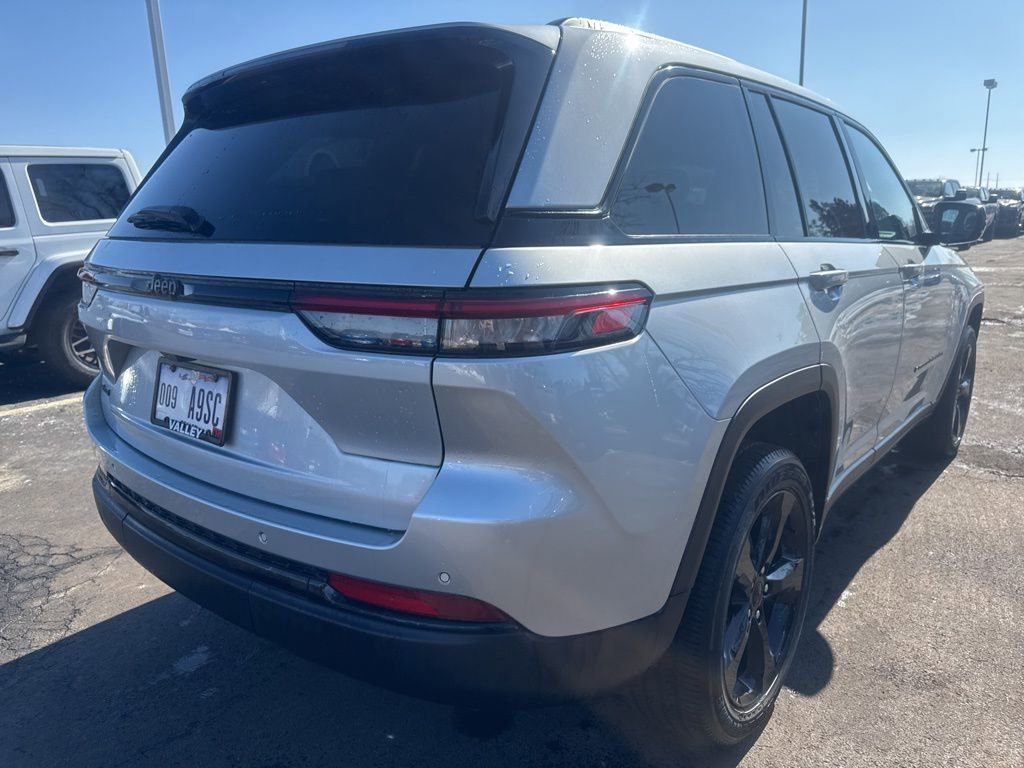 Used 2024 Jeep Grand Cherokee Altitude video 3