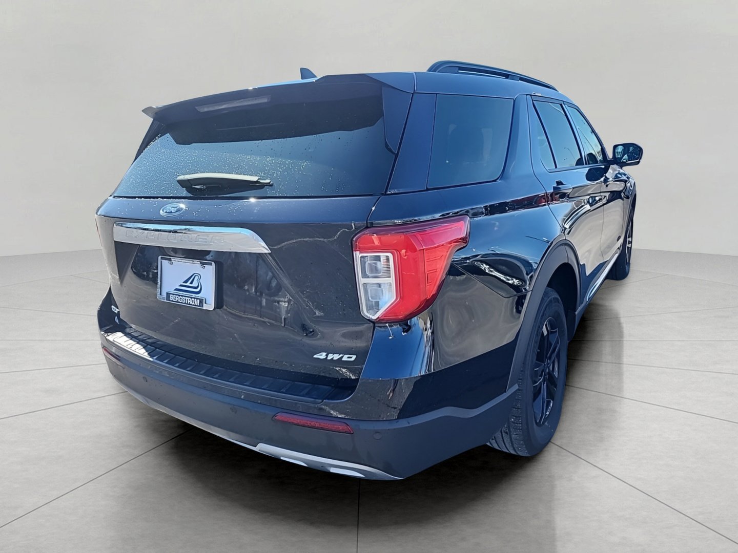 Certified 2023 Ford Explorer XLT w/ Equipment Group 202A image 11