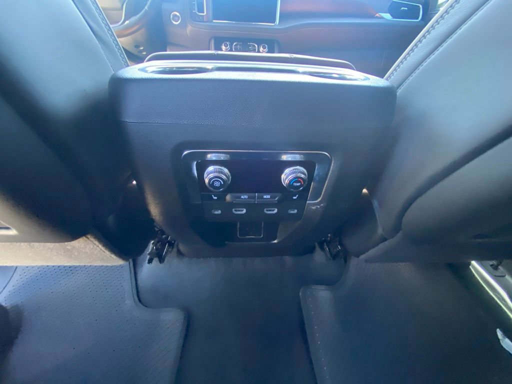Used 2024 GMC Yukon Denali Ultimate AWD/4WD image 24