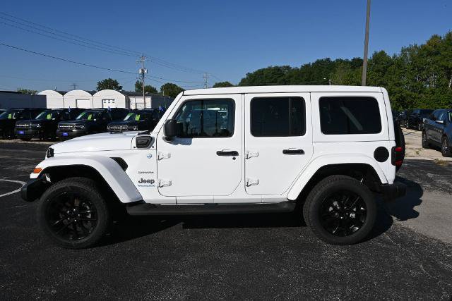 Used 2023 Jeep Wrangler Unlimited Sahara w/ Cold Weather Group AWD/4WD image 4