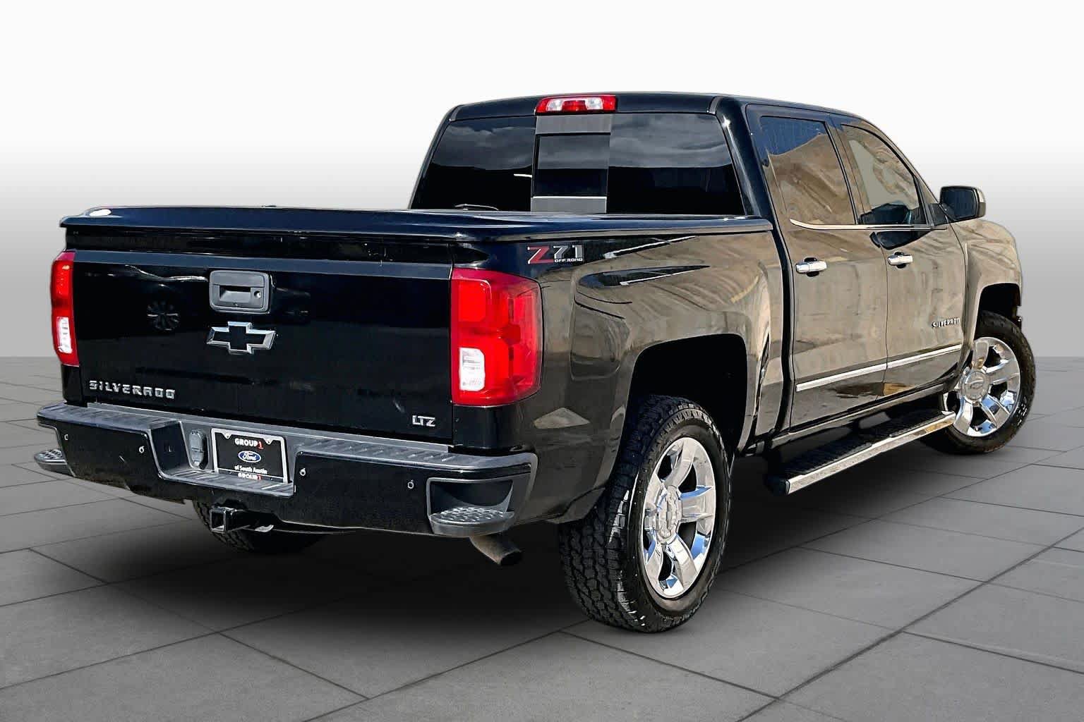 Used 2018 Chevrolet Silverado 1500 LTZ Z71 w/ LTZ Plus Package AWD/4WD image 7