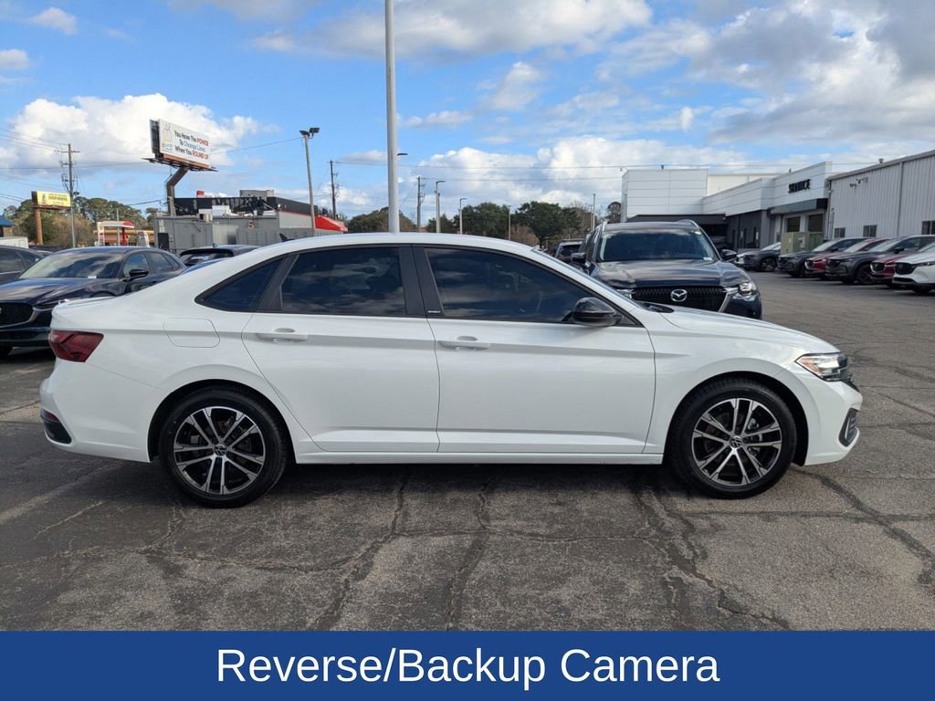 Used 2024 Volkswagen Jetta Sport image 6