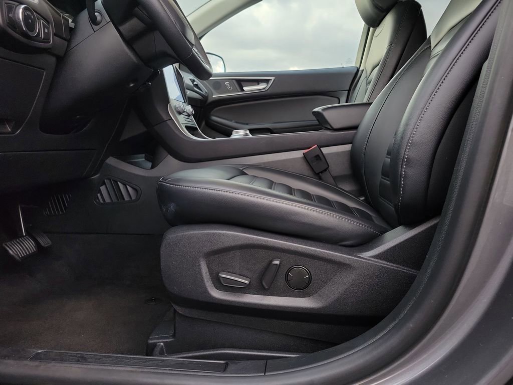 Certified 2024 Ford Edge SEL image 17