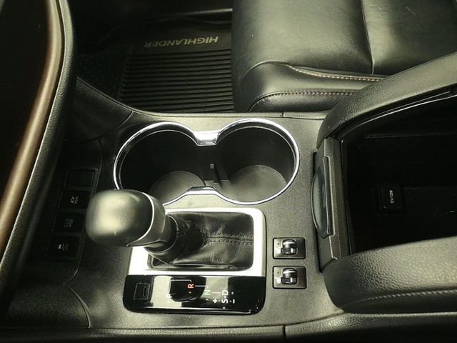 Used 2019 Toyota Highlander XLE image 14