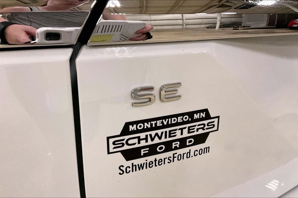 Used 2025 Volkswagen Atlas SE AWD/4WD image 8