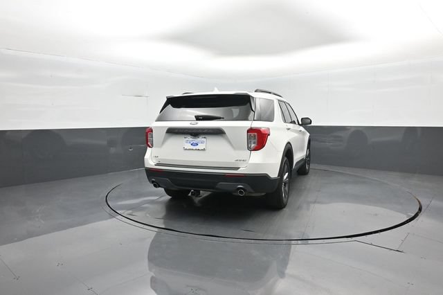 Certified 2022 Ford Explorer XLT w/ Equipment Group 202A AWD/4WD image 7