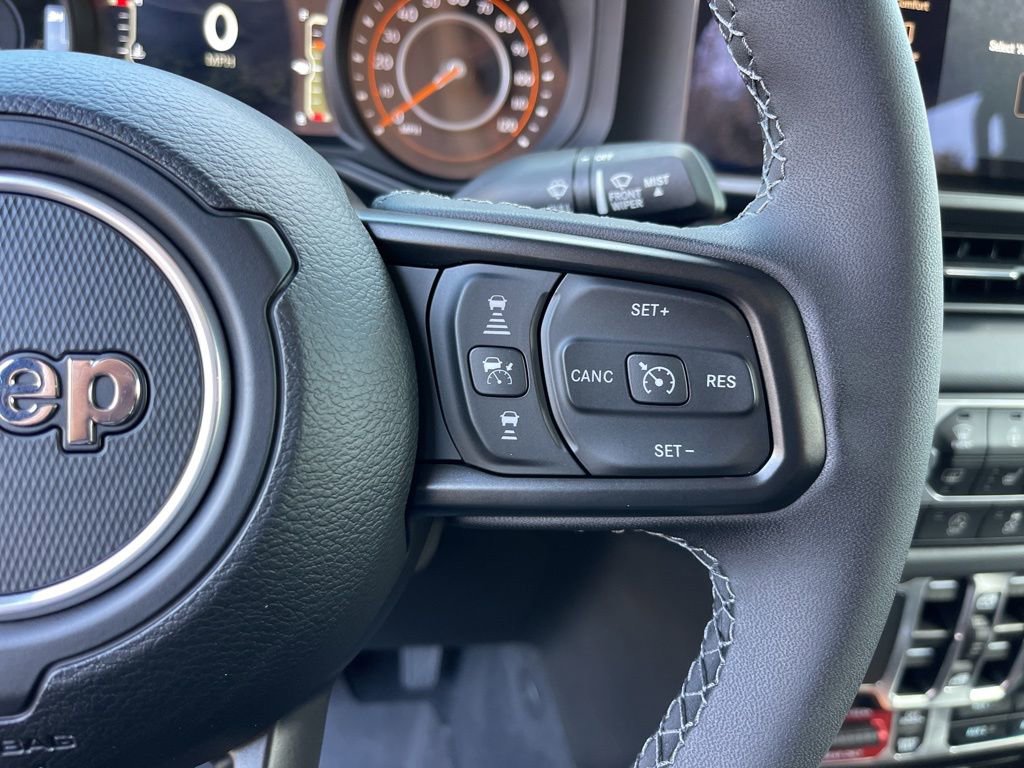 Used 2025 Jeep Gladiator Rubicon w/ Convenience Group image 18