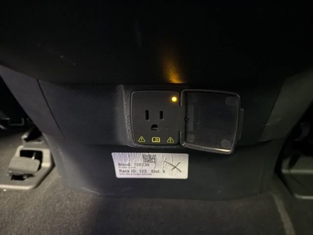 Certified 2025 Ford Expedition Active image 22