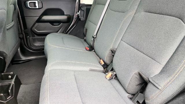 Used 2025 Jeep Wrangler Unlimited Sahara image 27