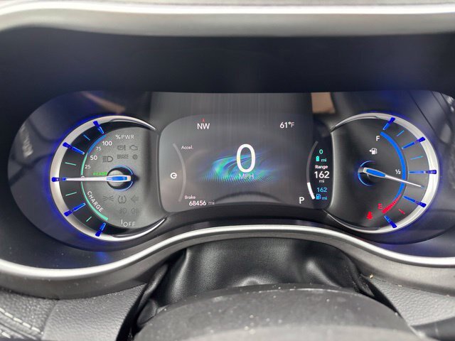 Used 2024 Chrysler Pacifica Limited FWD image 19