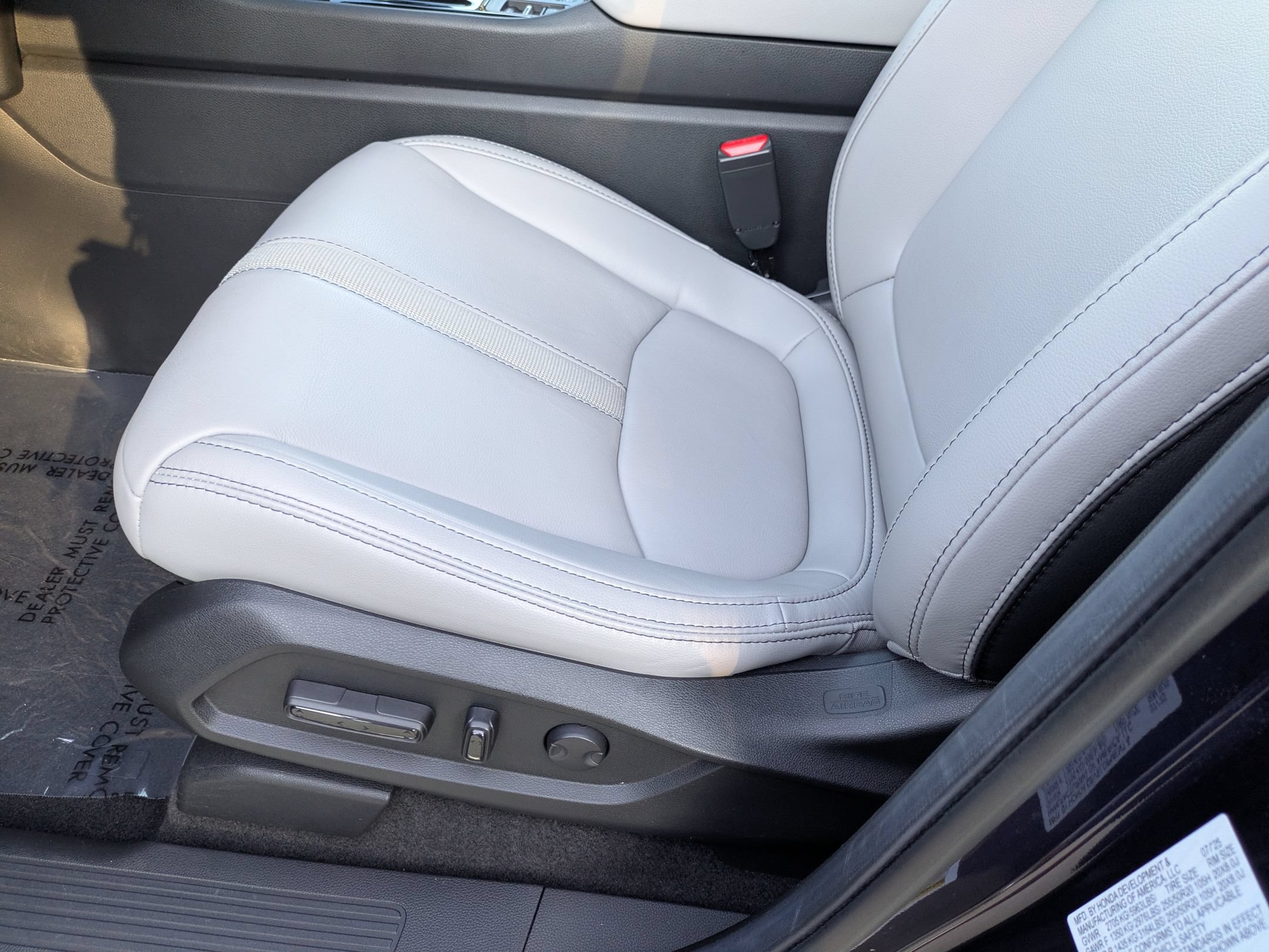 Used 2025 Honda Pilot Touring image 13