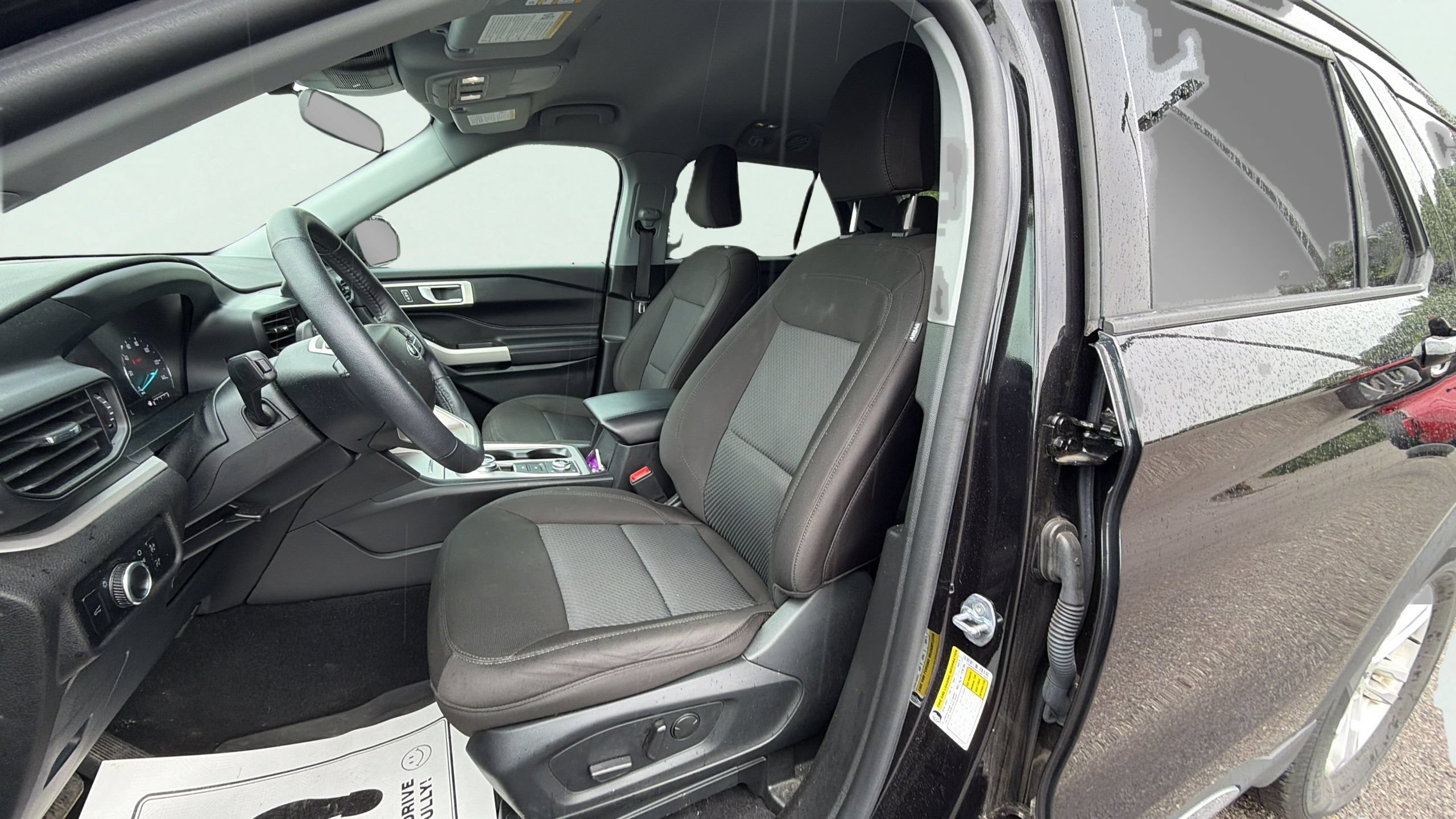 Certified 2023 Ford Explorer XLT AWD/4WD image 10