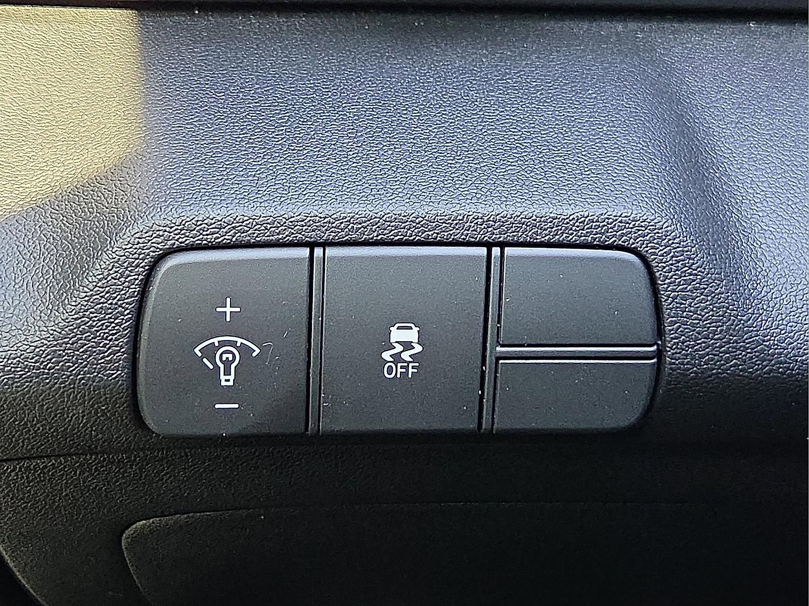 Used 2025 Hyundai Elantra Sport FWD image 20