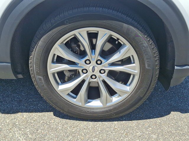 Certified 2023 Ford Explorer XLT w/ Equipment Group 202A AWD/4WD image 19