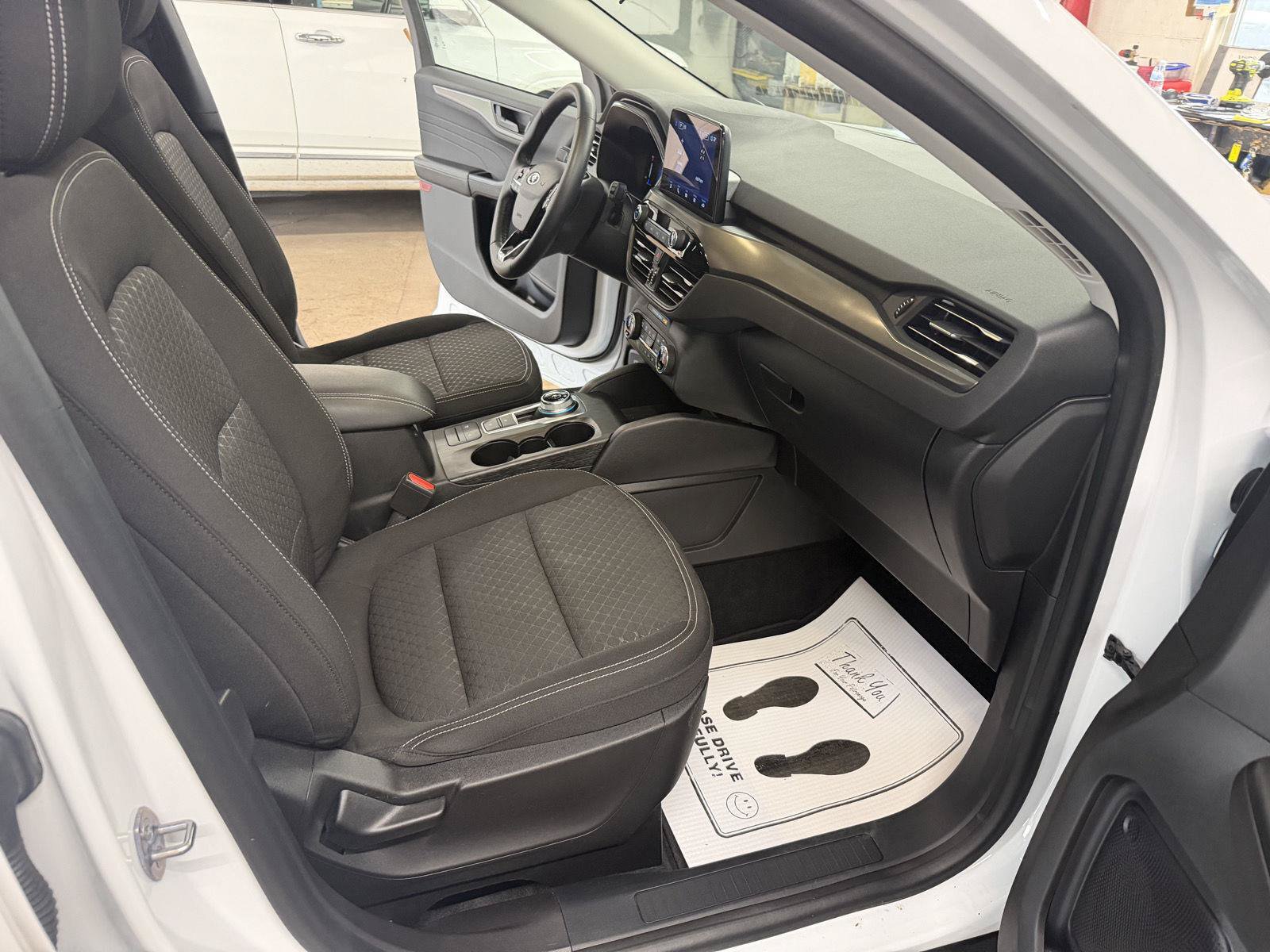 Certified 2023 Ford Escape Active AWD/4WD image 30