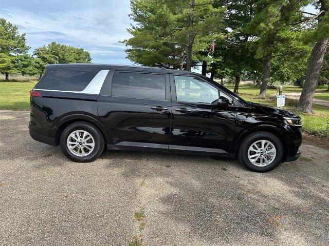 Used 2024 Kia Carnival LX FWD image 8