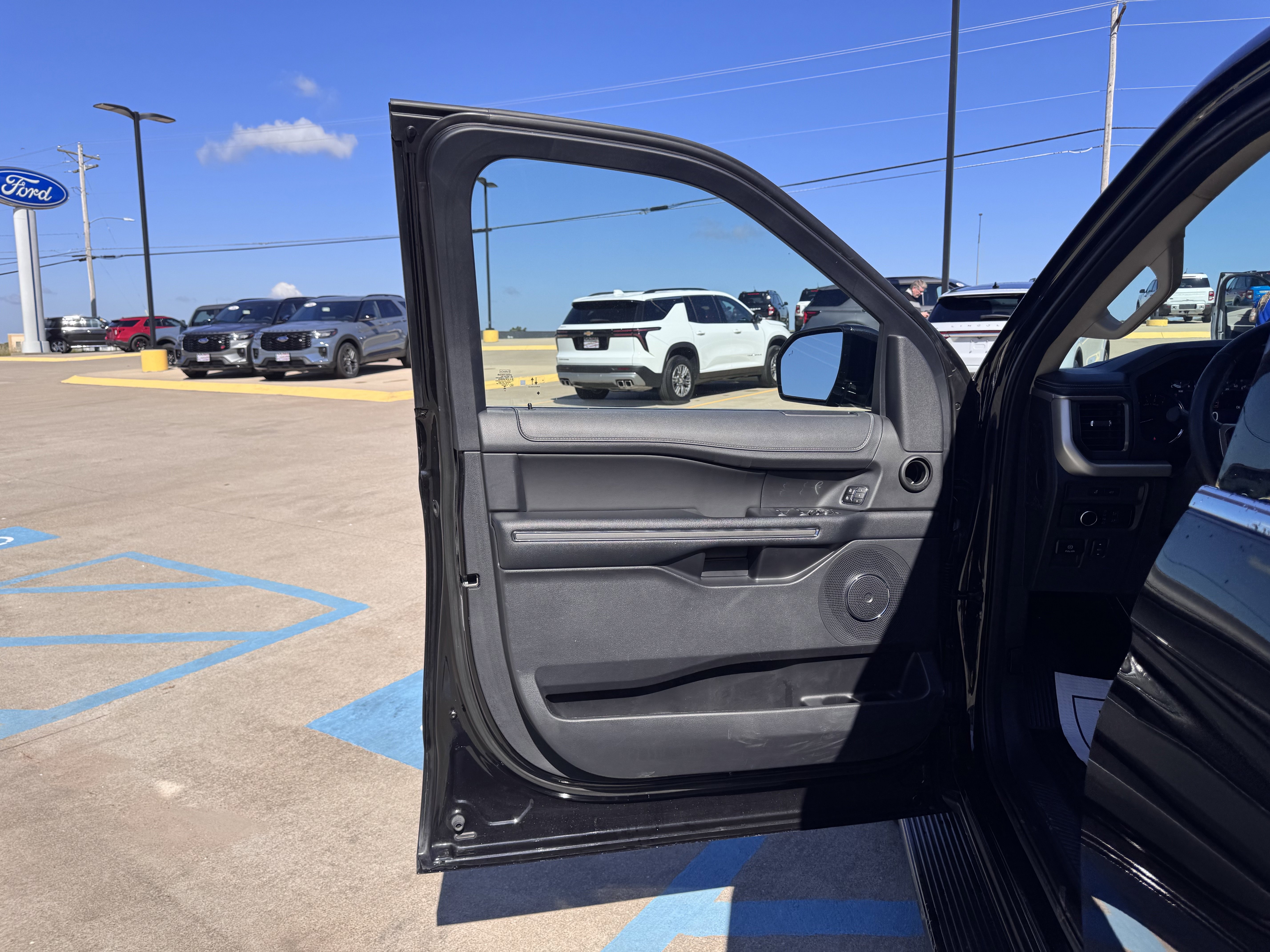 Certified 2024 Ford Expedition Max XLT image 7