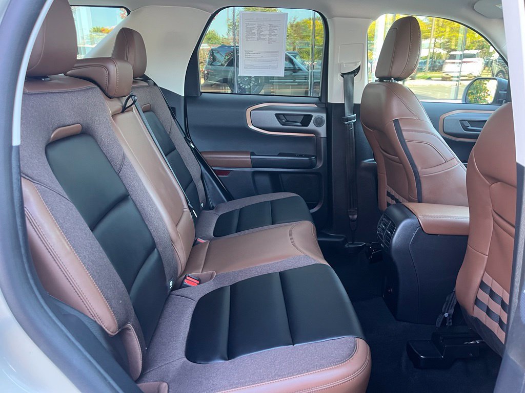 Certified 2025 Ford Bronco Sport Outer Banks w/ Outer Banks Tech Package+ AWD/4WD image 19