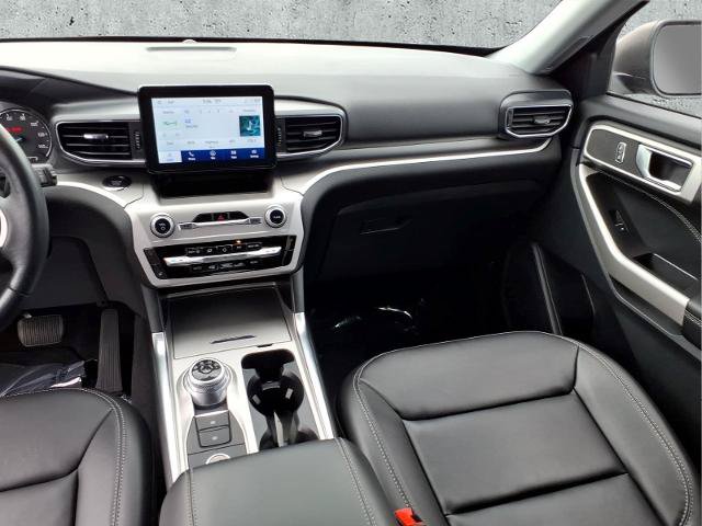 Certified 2022 Ford Explorer XLT w/ Equipment Group 202A AWD/4WD image 16