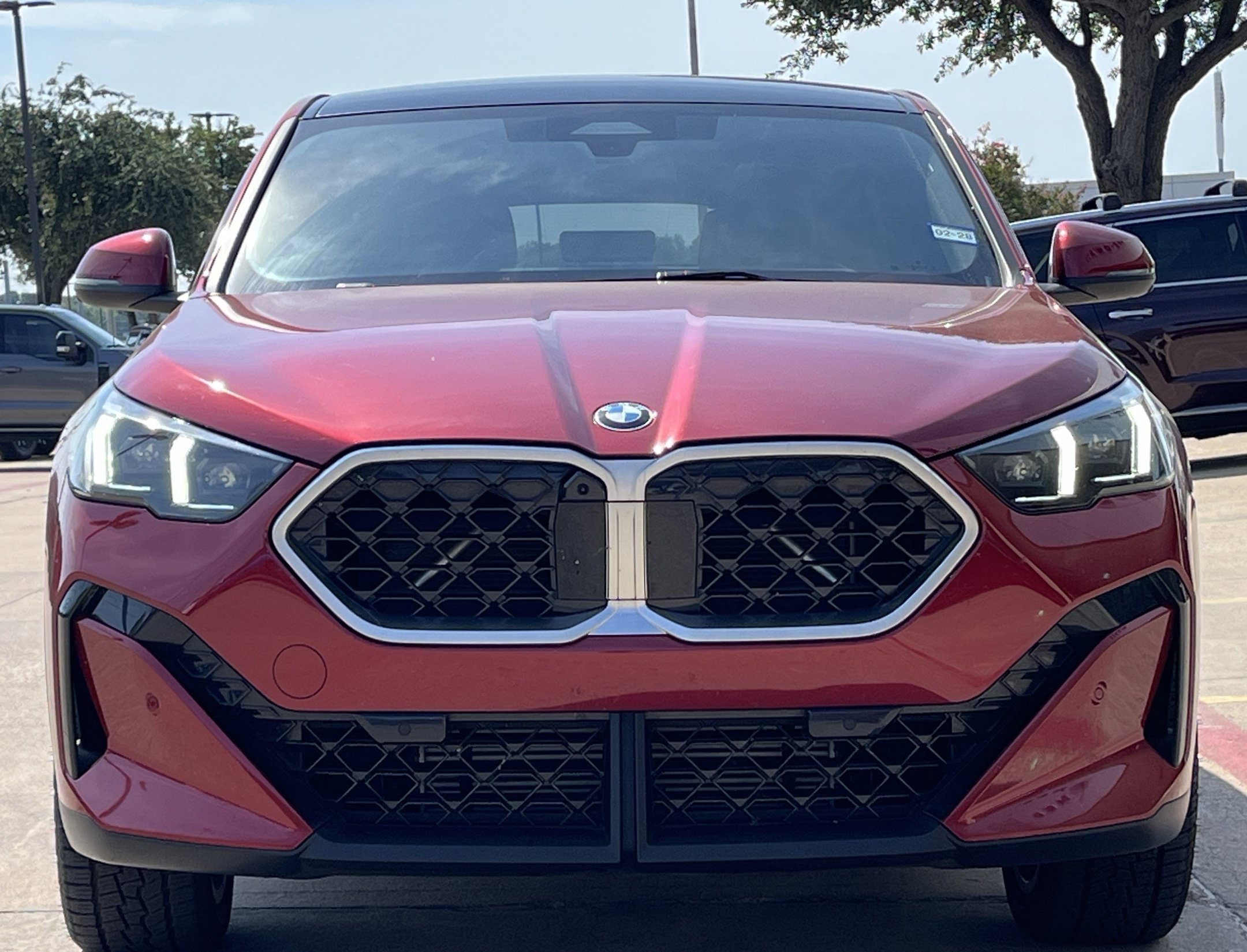 Used 2025 BMW X2 xDrive28i AWD/4WD image 9