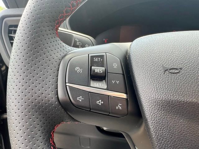 Certified 2024 Ford Escape ST-Line w/ Tech Pack #1 AWD/4WD image 9