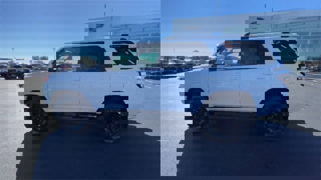 Used 2022 Toyota 4Runner SR5 image 3