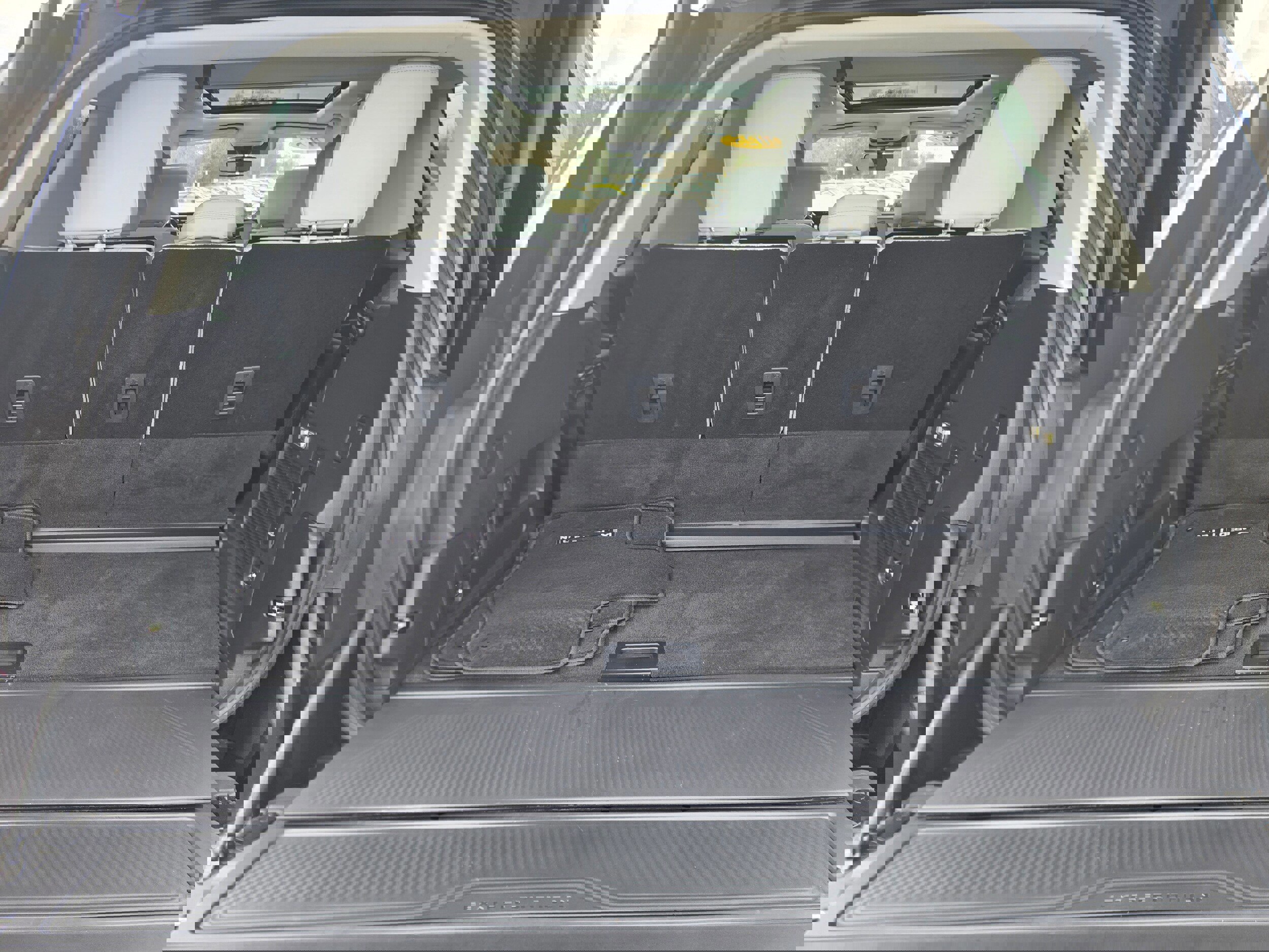 Certified 2025 Ford Expedition Platinum image 8