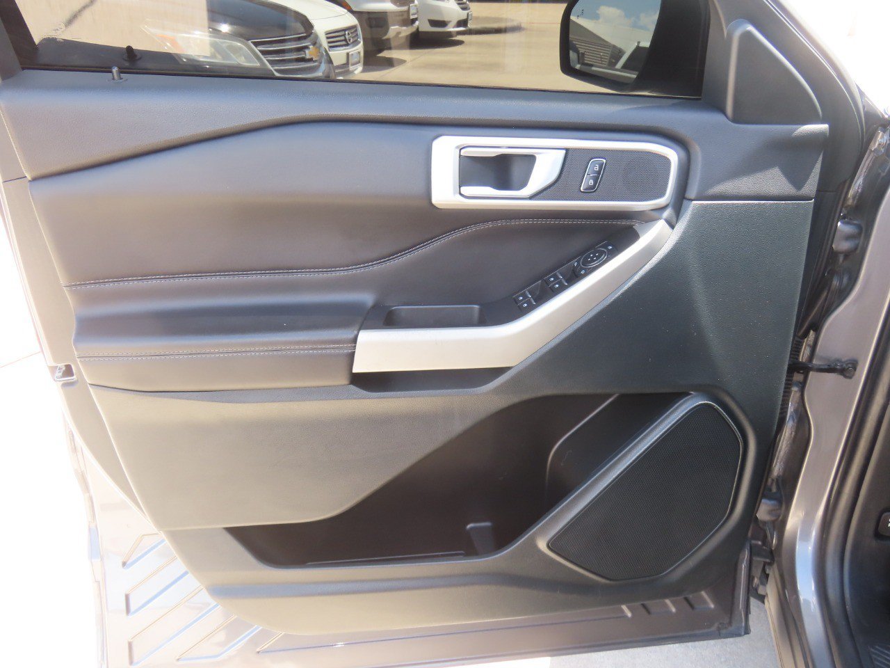 Certified 2023 Ford Explorer XLT RWD image 26