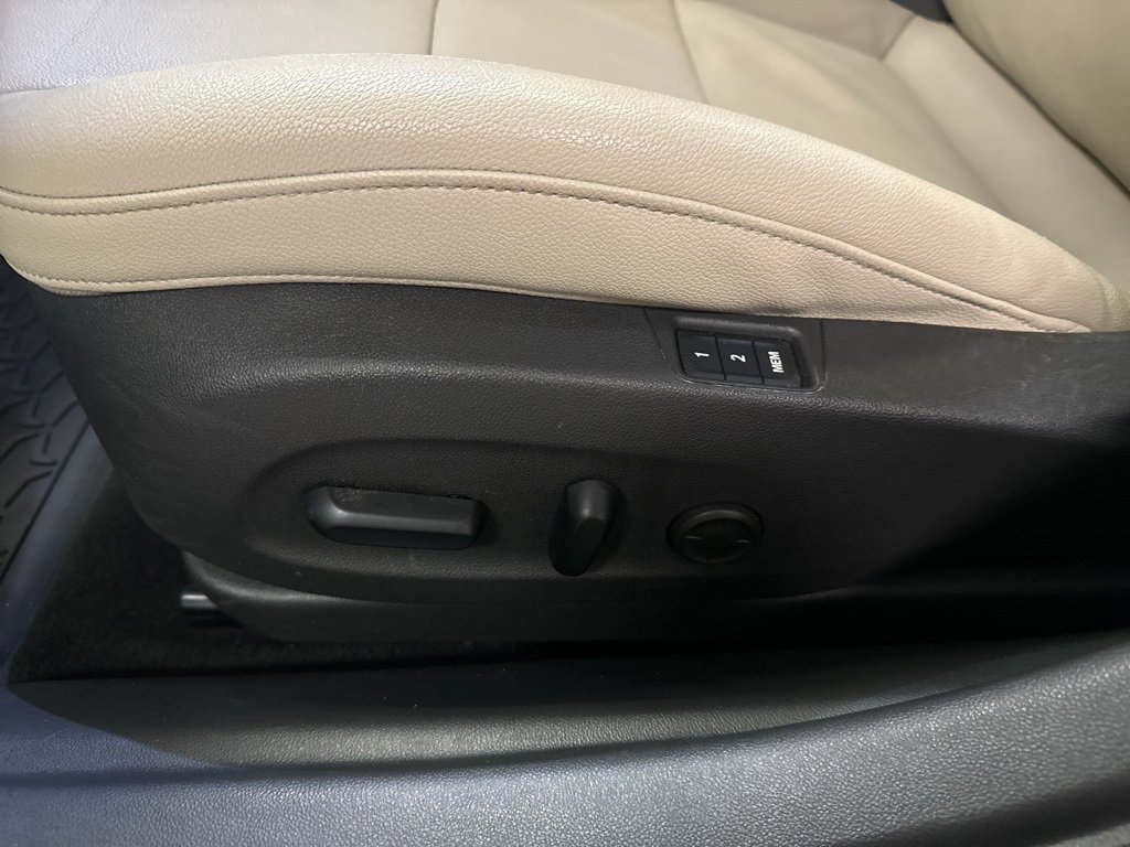 Used 2018 Buick Regal Essence w/ Driver Confidence Package #1 image 10