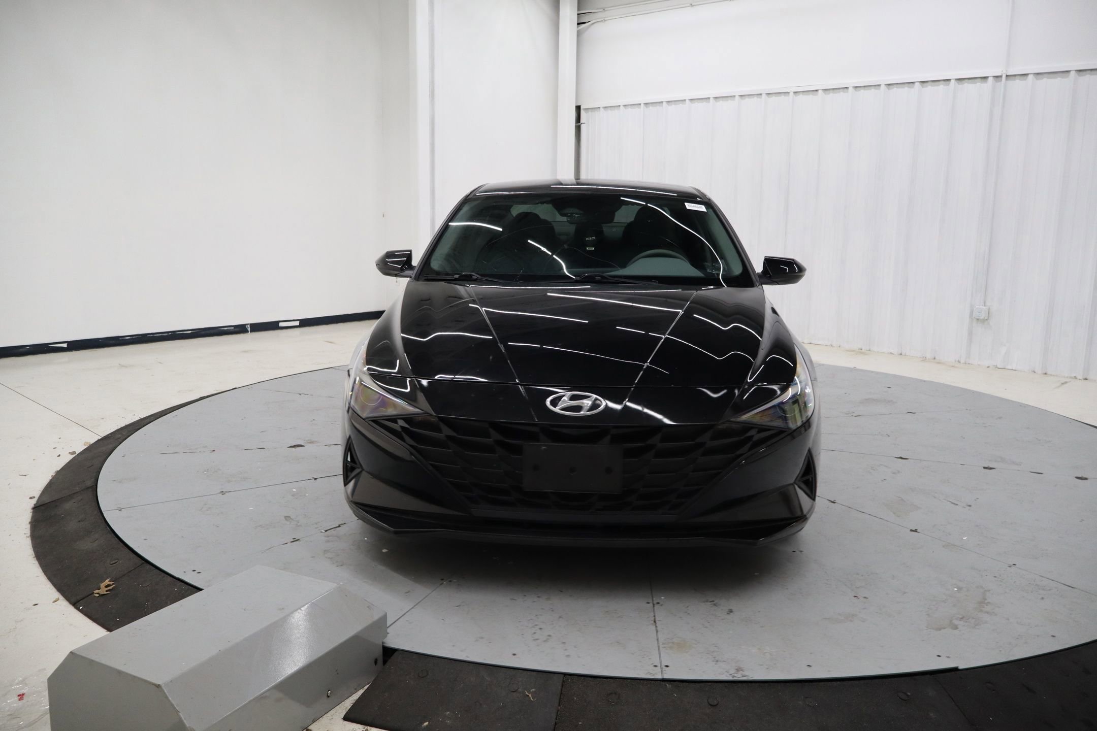 Used 2022 Hyundai Elantra SEL w/ Preferred Accessory Package image 8