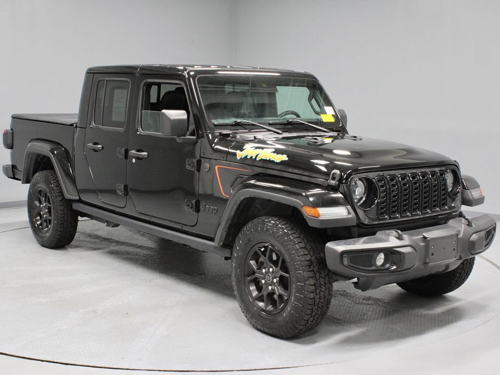 Used 2024 Jeep Gladiator Sport AWD/4WD video 1