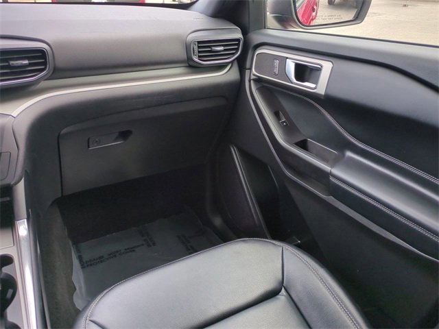 Certified 2020 Ford Explorer XLT w/ Equipment Group 202A image 17