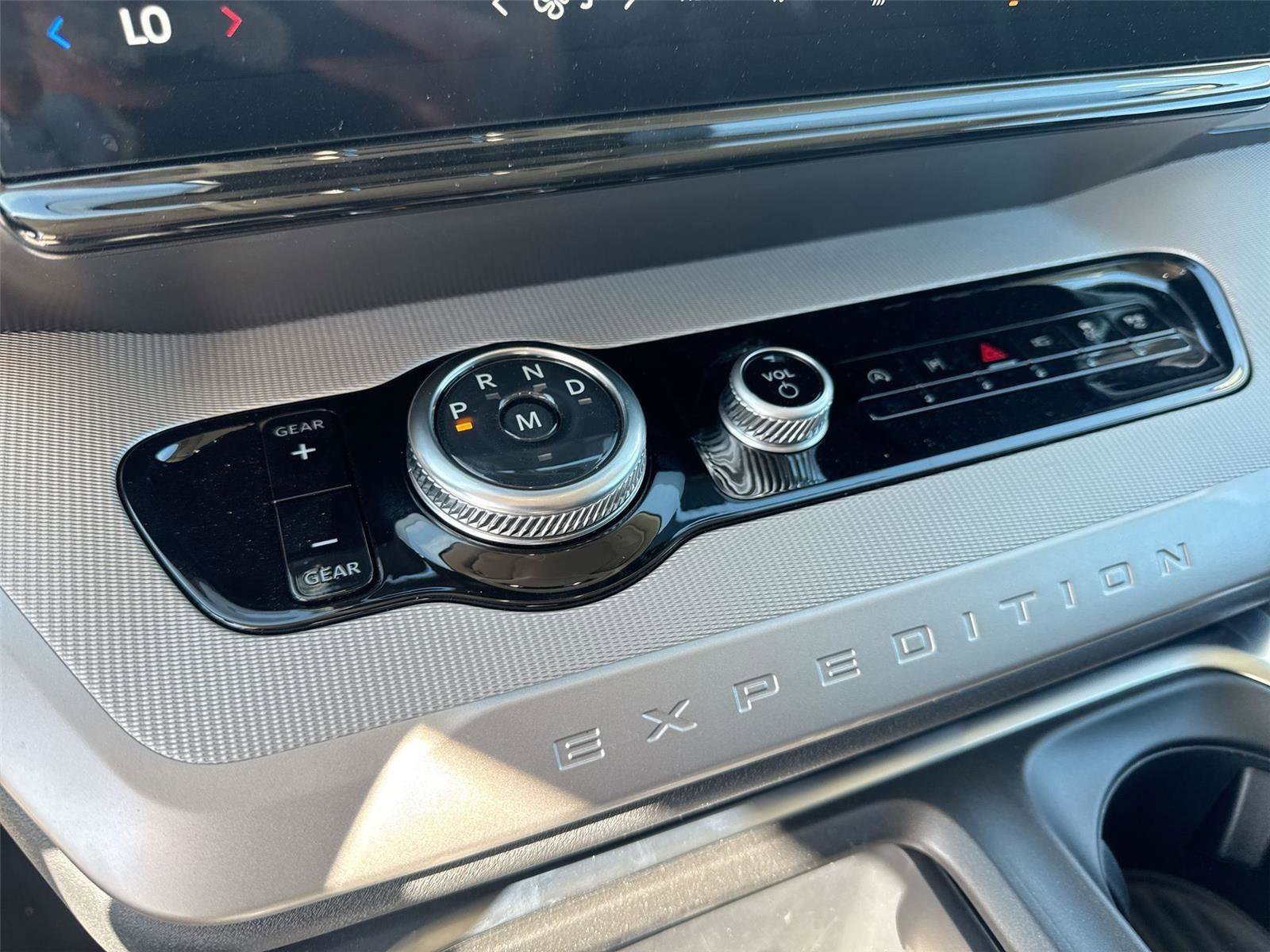 Certified 2025 Ford Expedition Active RWD image 21