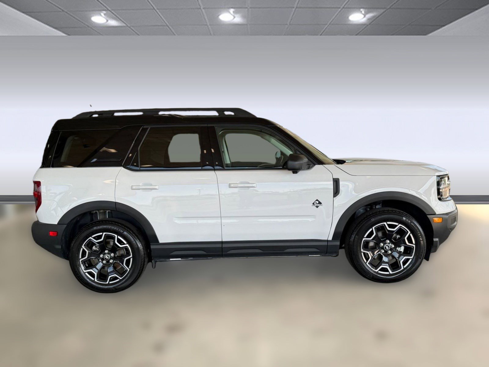 Certified 2025 Ford Bronco Sport Outer Banks w/ Outer Banks Tech Package+ AWD/4WD image 8