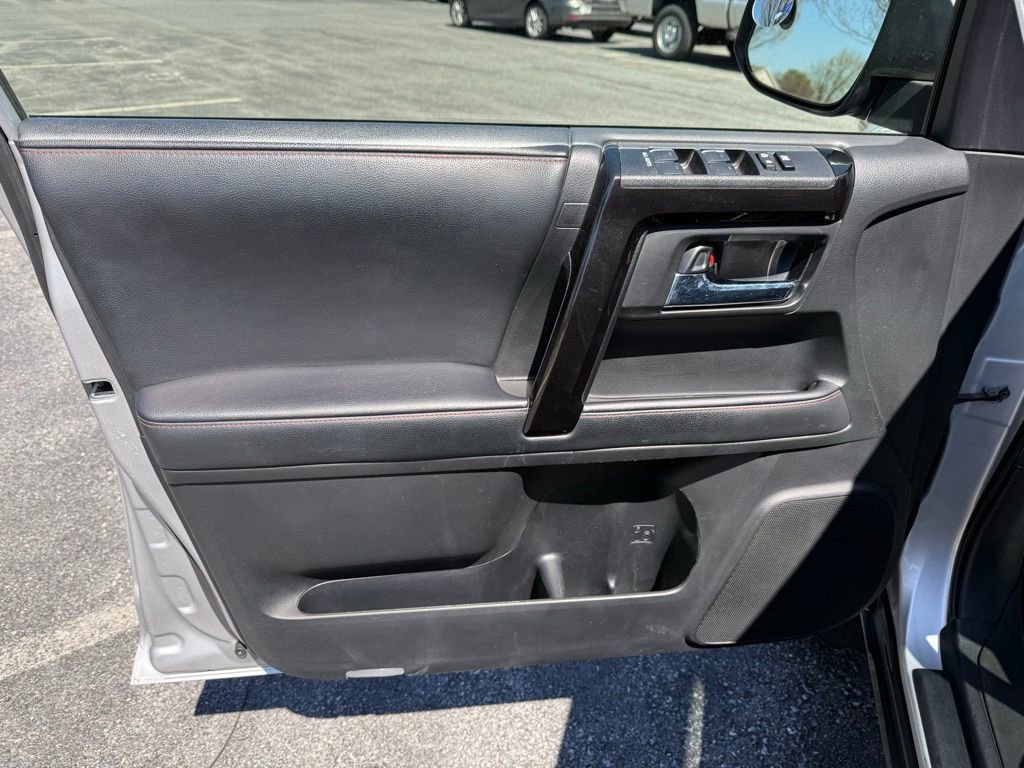 Used 2021 Toyota 4Runner TRD Off-Road Premium w/ Moonroof Package AWD/4WD image 12