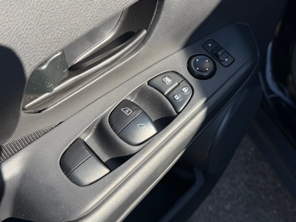 Used 2024 Nissan Kicks S image 17