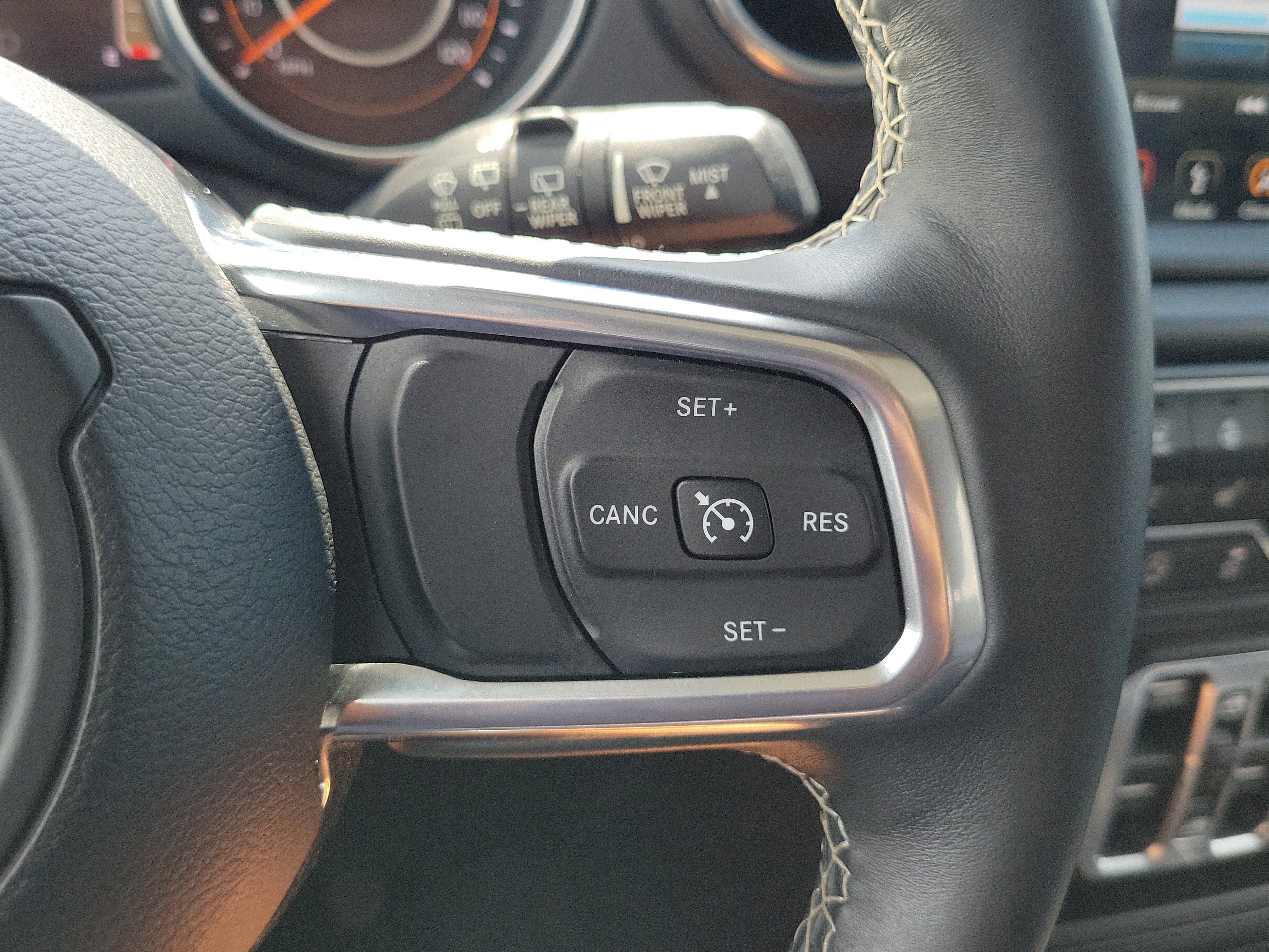 Used 2018 Jeep Wrangler Unlimited Sahara image 23