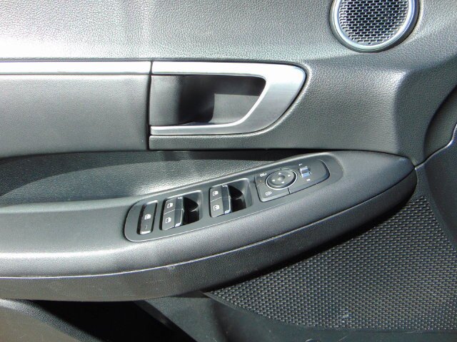 Used 2025 Hyundai Sonata SEL FWD image 20