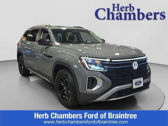 Used 2025 Volkswagen Atlas Peak Edition SE