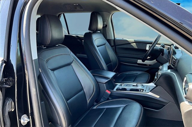 Certified 2023 Ford Explorer XLT w/ Equipment Group 202A image 7