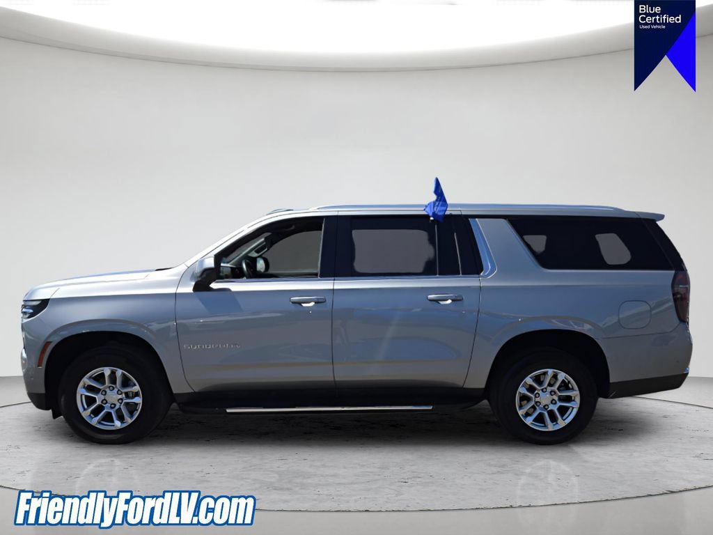 Used 2025 Chevrolet Suburban LT AWD/4WD image 3