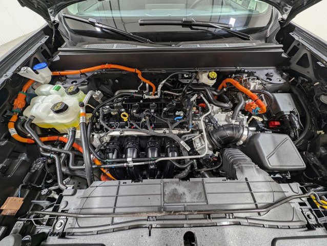 Certified 2025 Ford Maverick Lariat w/ Black Appearance Package AWD/4WD image 11